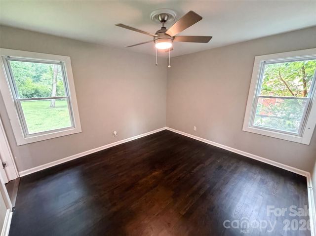 528 Kentbrook Drive, Charlotte, NC 28213