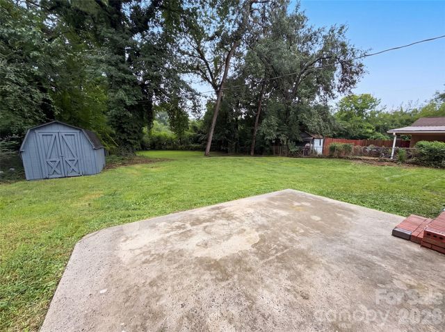 528 Kentbrook Drive, Charlotte, NC 28213