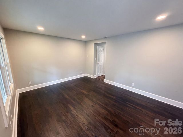 528 Kentbrook Drive, Charlotte, NC 28213