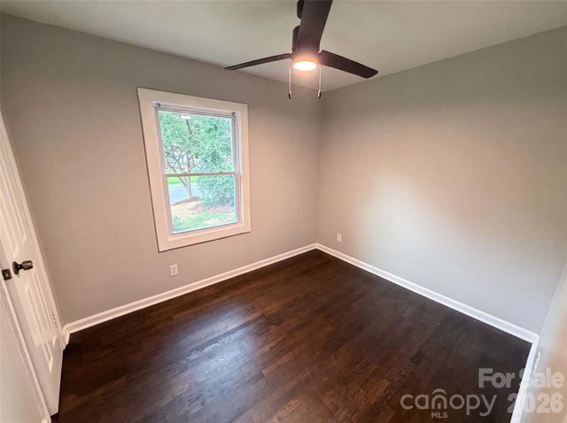 528 Kentbrook Drive, Charlotte, NC 28213