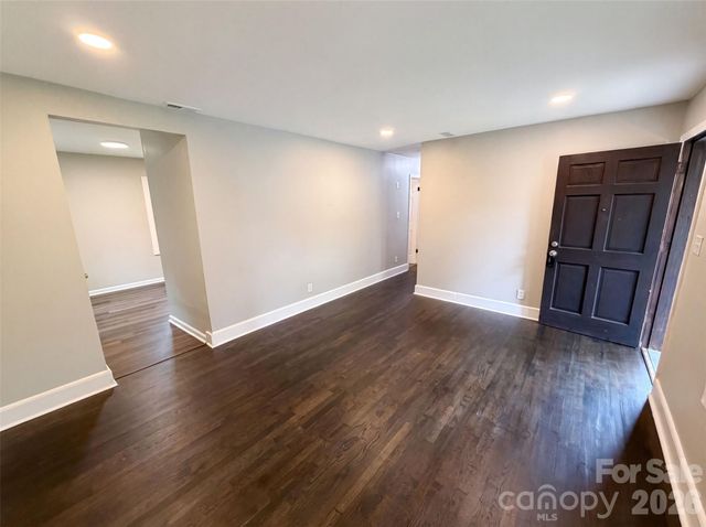 528 Kentbrook Drive, Charlotte, NC 28213