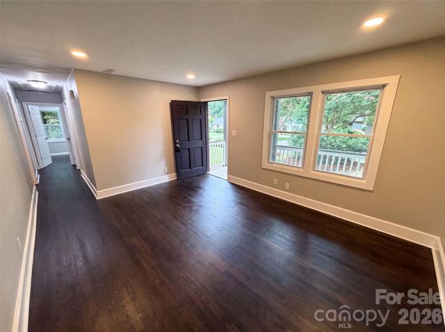 528 Kentbrook Drive, Charlotte, NC 28213