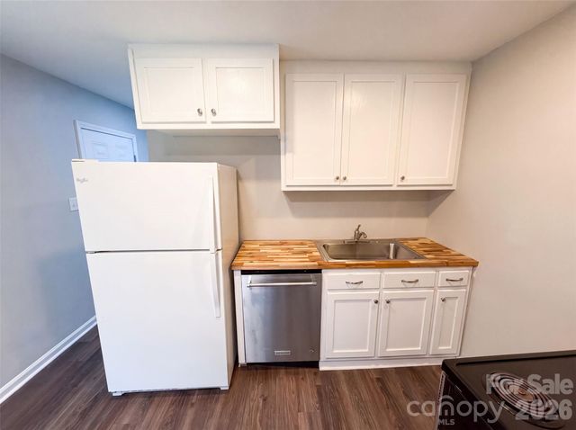 528 Kentbrook Drive, Charlotte, NC 28213