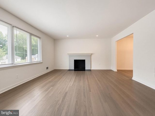 1407 WATERFORD DR, District Heights, MD 20747