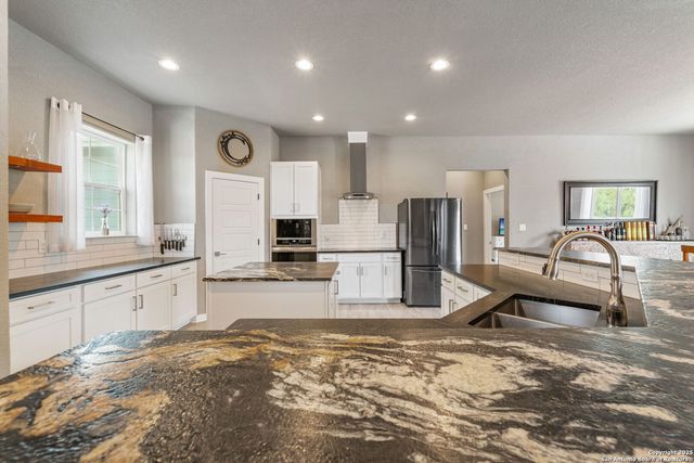 315 Log Cabin, Poteet, TX 78065
