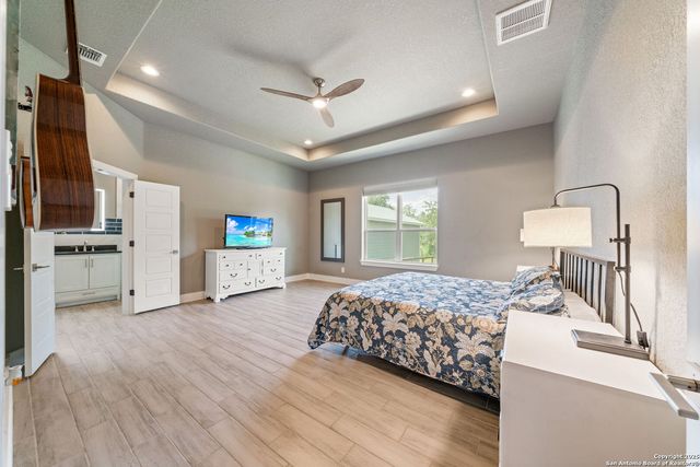 315 Log Cabin, Poteet, TX 78065