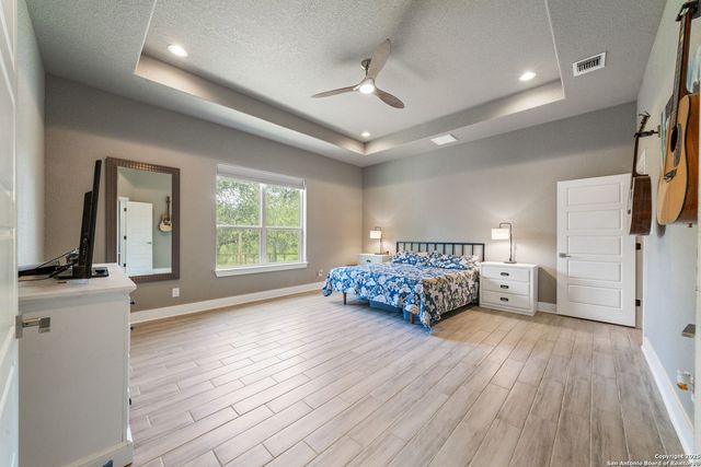 315 Log Cabin, Poteet, TX 78065