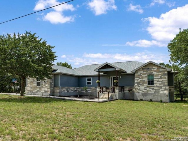 315 Log Cabin, Poteet, TX 78065