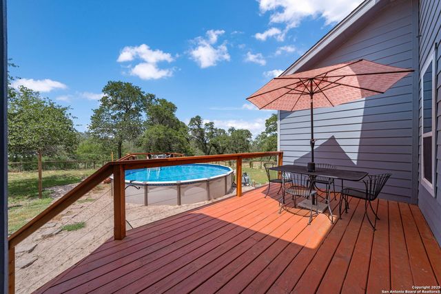 315 Log Cabin, Poteet, TX 78065