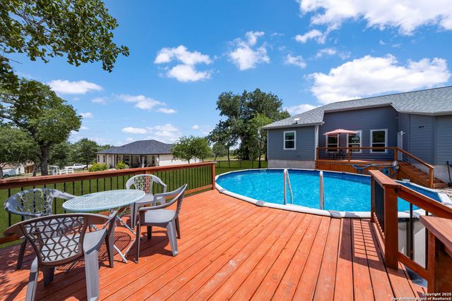 315 Log Cabin, Poteet, TX 78065