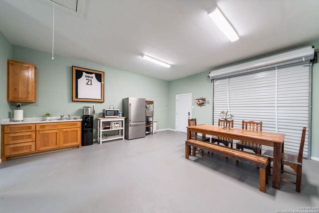 315 Log Cabin, Poteet, TX 78065