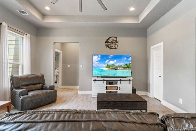 315 Log Cabin, Poteet, TX 78065
