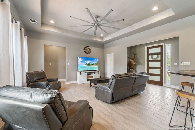315 Log Cabin, Poteet, TX 78065