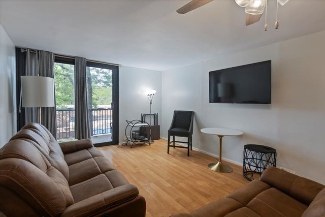3021 S Michigan Avenue 204, Chicago, IL 60616