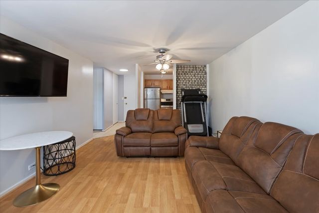 3021 S Michigan Avenue 204, Chicago, IL 60616