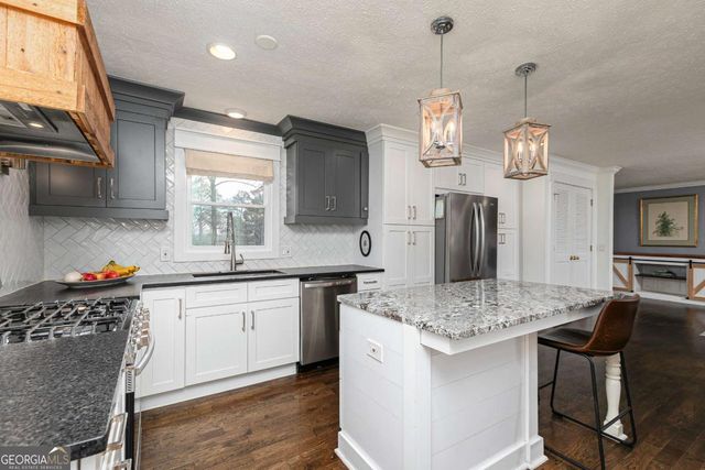 1527 Dupree Road, Woodstock, GA 30189