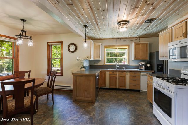 965 Denton Road, Hope, ID 83836