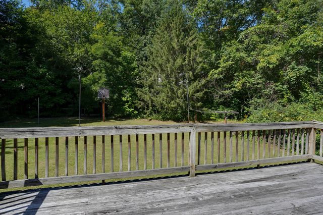 68 School St, Upton, MA 01568