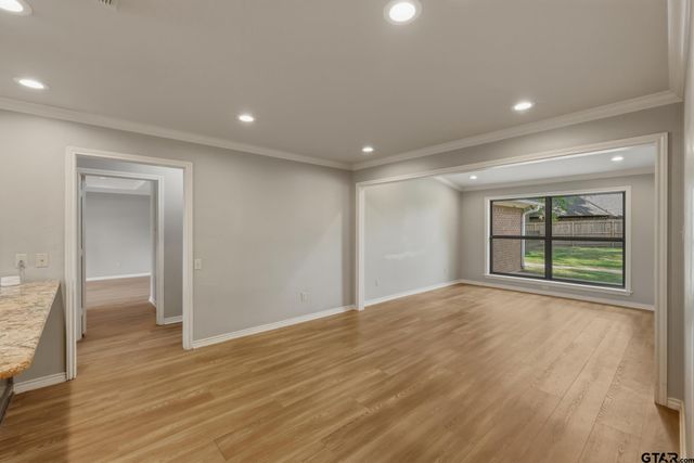 1261 Luann Ln, Tyler, TX 75703