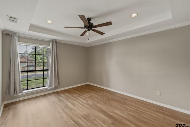 1261 Luann Ln, Tyler, TX 75703