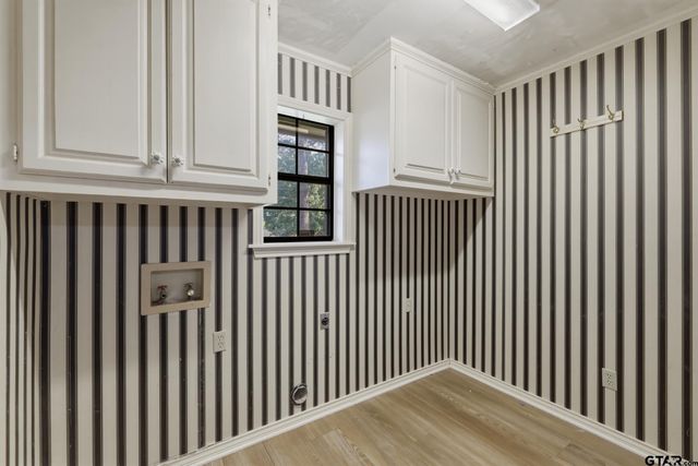 1261 Luann Ln, Tyler, TX 75703