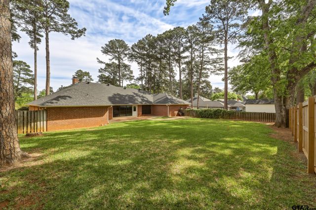 1261 Luann Ln, Tyler, TX 75703