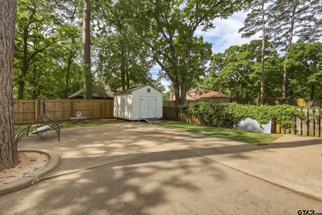 1261 Luann Ln, Tyler, TX 75703