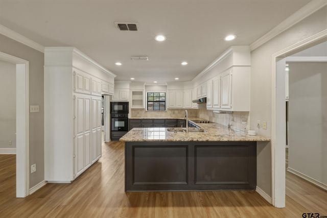 1261 Luann Ln, Tyler, TX 75703