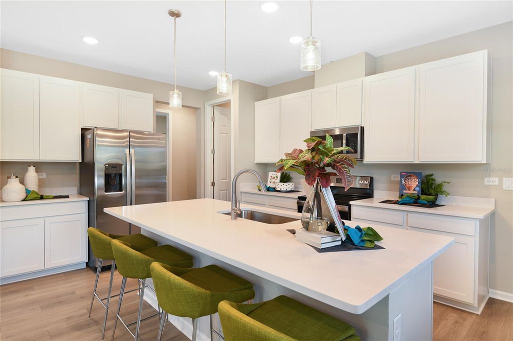 Image 6 of property listing at 2623 29TH LANE E, Palmetto, FL 34221