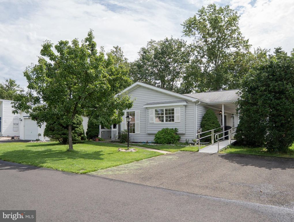 232 THRUSH CIR, NEW HOPE, PA 18938 — exterior