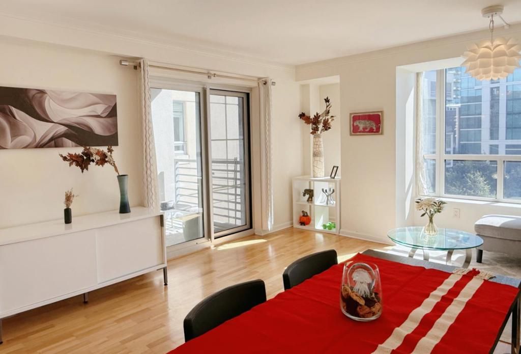 Image 1 of property listing at 400 Beale Street 1102, San Francisco, CA 94105