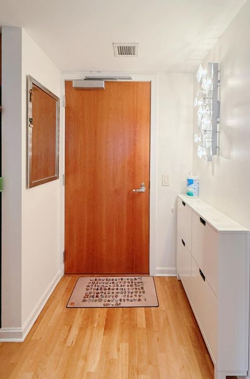 Image 10 of property listing at 400 Beale Street 1102, San Francisco, CA 94105