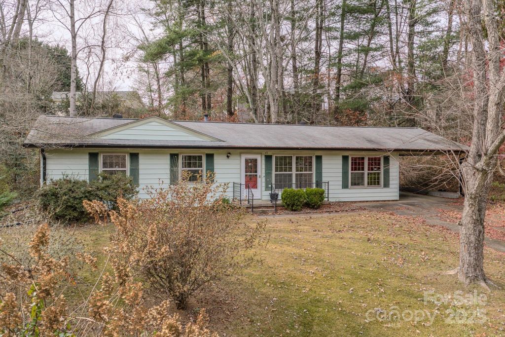 43 Lancelot Lane, Asheville, NC 28806