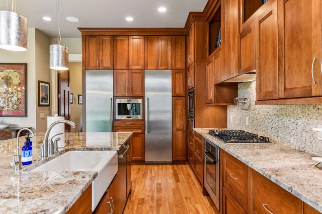 2224 Portico Green, Wayzata, MN 55391