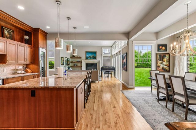2224 Portico Green, Wayzata, MN 55391