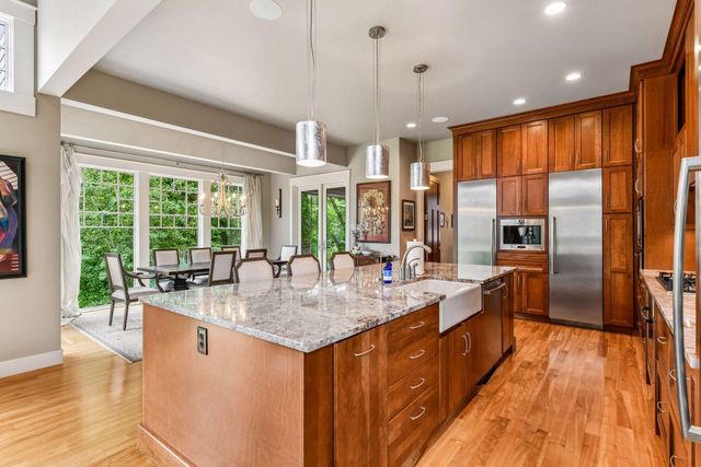 2224 Portico Green, Wayzata, MN 55391
