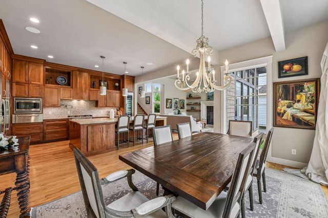 2224 Portico Green, Wayzata, MN 55391
