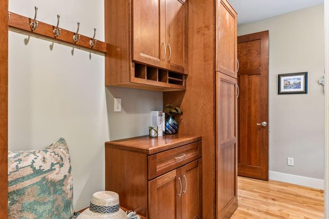 2224 Portico Green, Wayzata, MN 55391
