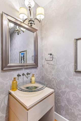 2224 Portico Green, Wayzata, MN 55391