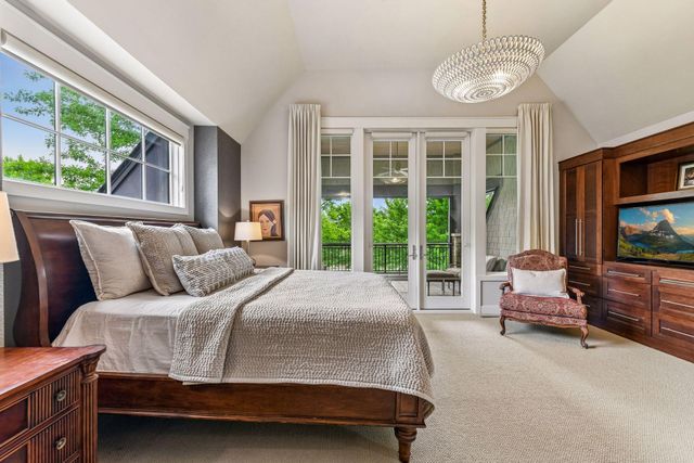 2224 Portico Green, Wayzata, MN 55391