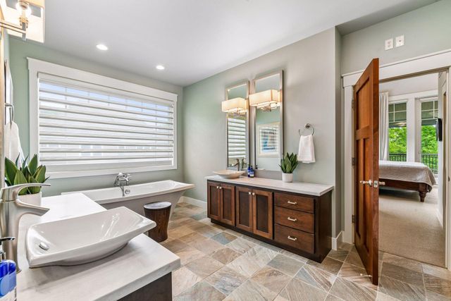 2224 Portico Green, Wayzata, MN 55391