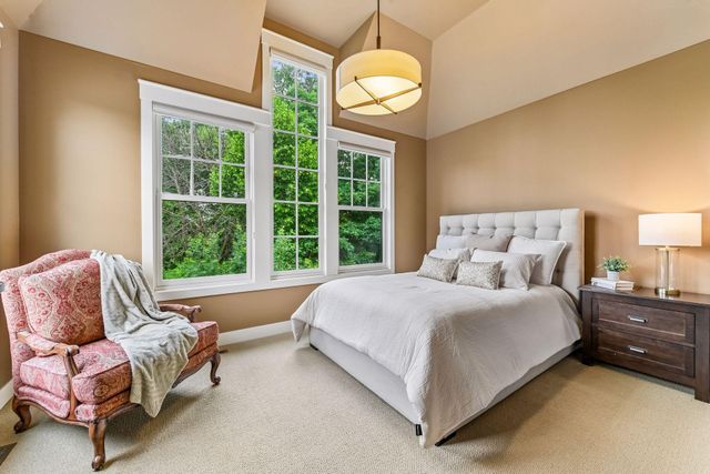 2224 Portico Green, Wayzata, MN 55391