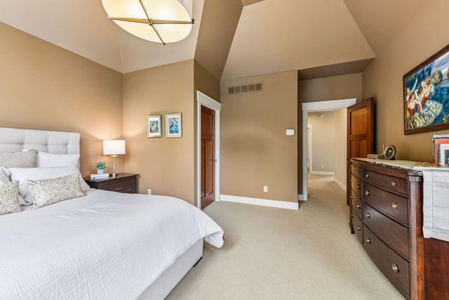 2224 Portico Green, Wayzata, MN 55391