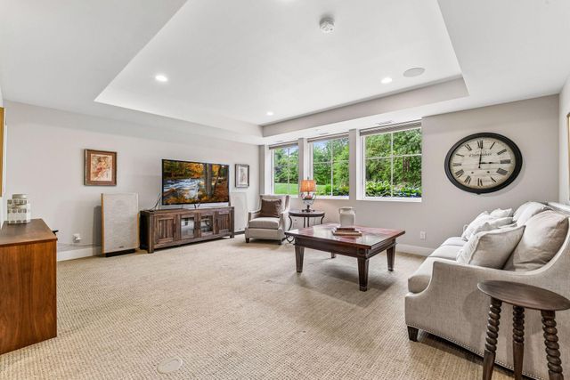 2224 Portico Green, Wayzata, MN 55391