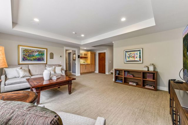 2224 Portico Green, Wayzata, MN 55391