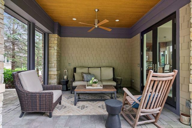 2224 Portico Green, Wayzata, MN 55391