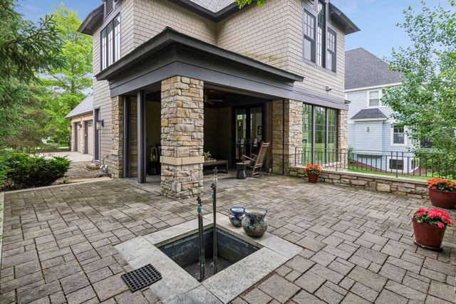 2224 Portico Green, Wayzata, MN 55391