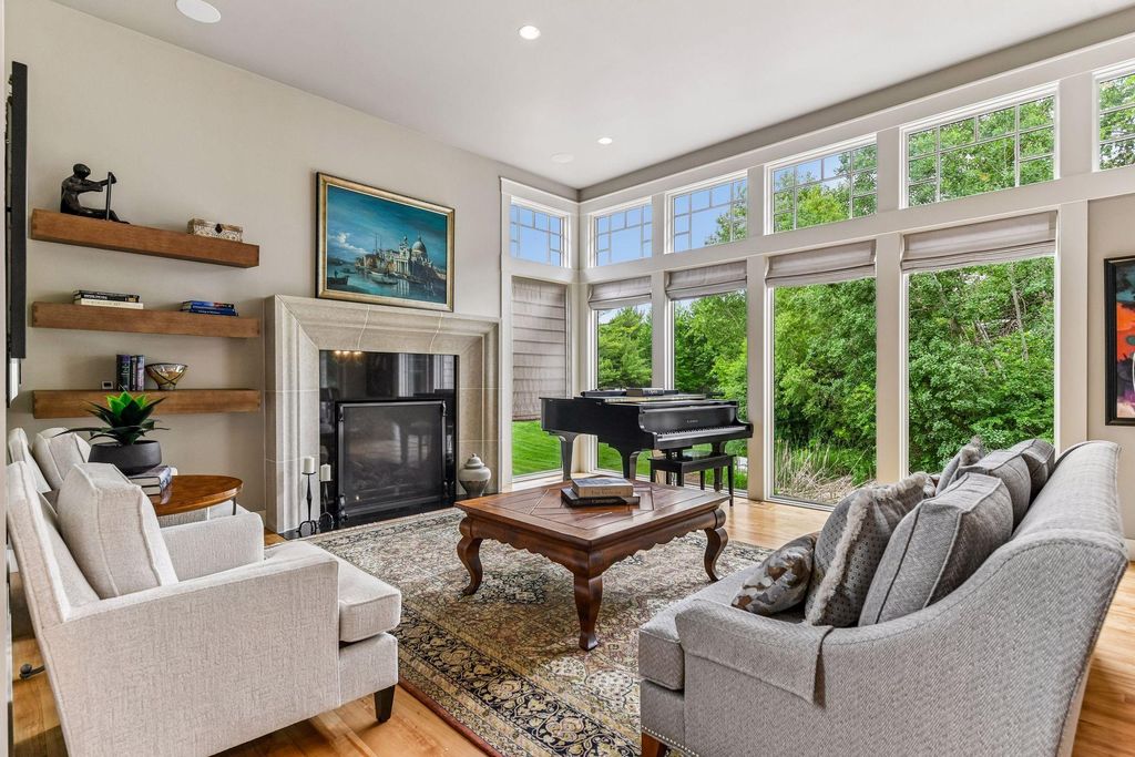2224 Portico Green, Wayzata, MN 55391