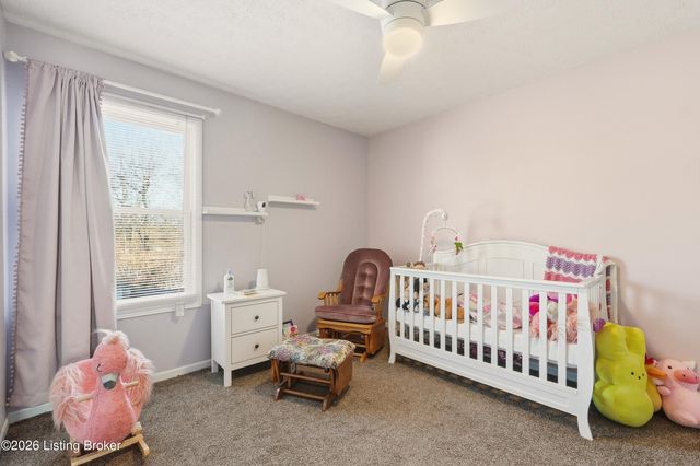 10105 Fallen Sky Dr, Louisville, KY 40229