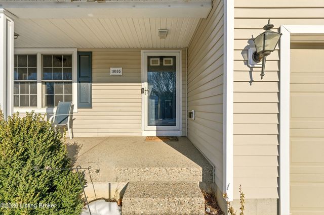 10105 Fallen Sky Dr, Louisville, KY 40229